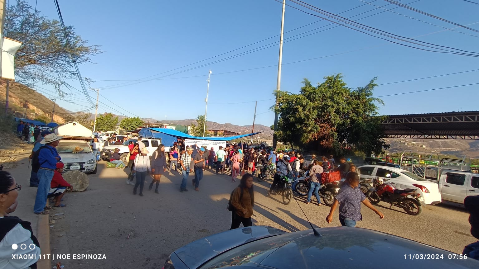 Padres De Familia Y Alumnos Bloquean Circulación De Tlapa Hacia ...